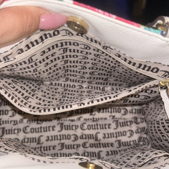 🌹JUICY COUTURE🌹 White Rose tote with crossbody strap - Picture 6 of 10